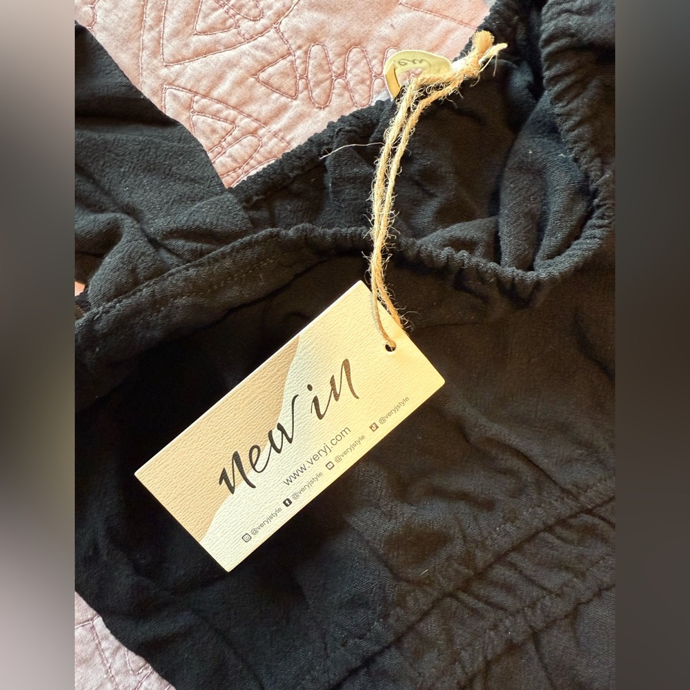 Very J Black Ruffled Romper - Picture 12 of 14